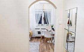 Sunhill Apartment Next To The Buda Castle